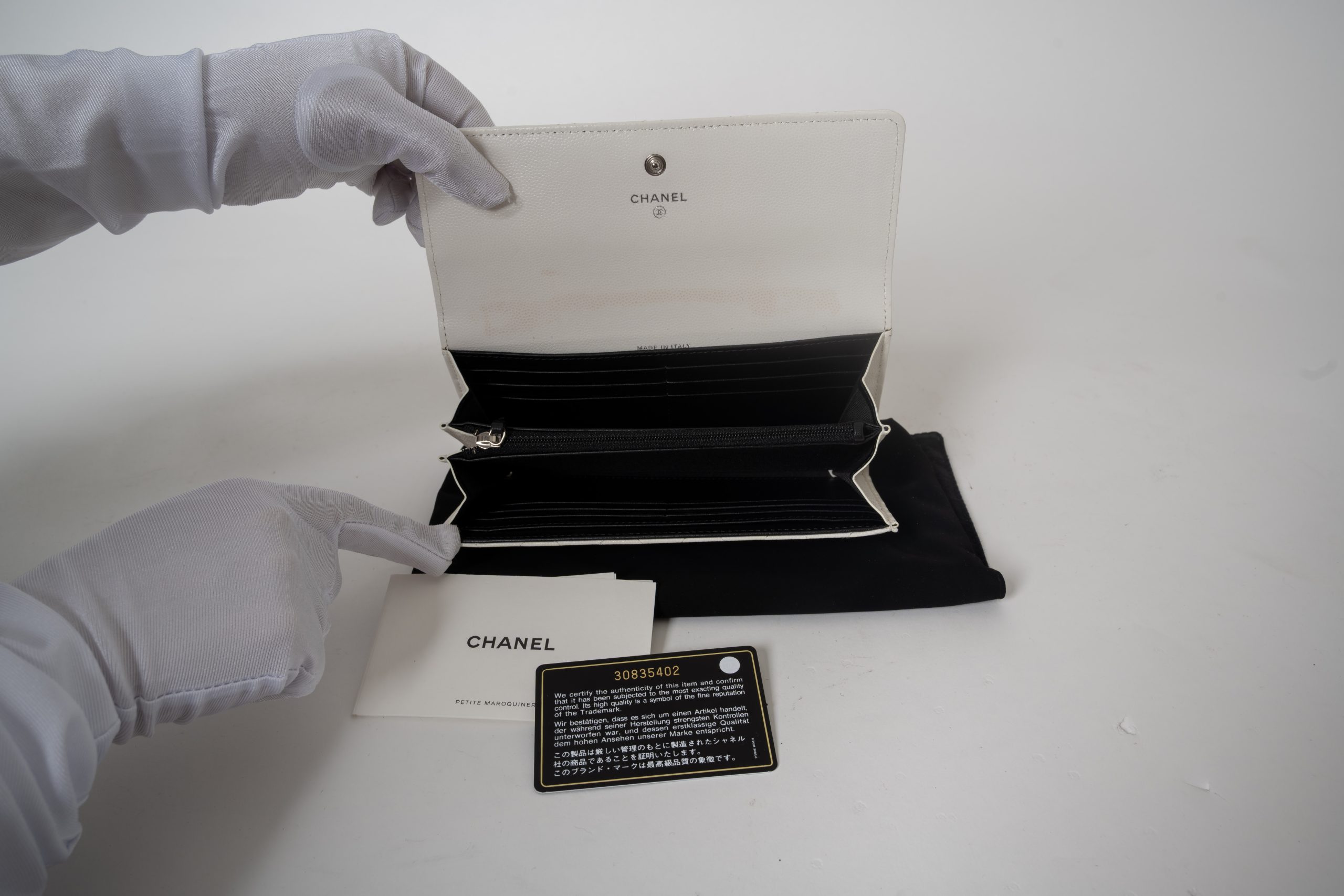 PRV-CHA-040-08 Chanel Long Bifold Wallet · White Caviar / Black CC - Imagen 7