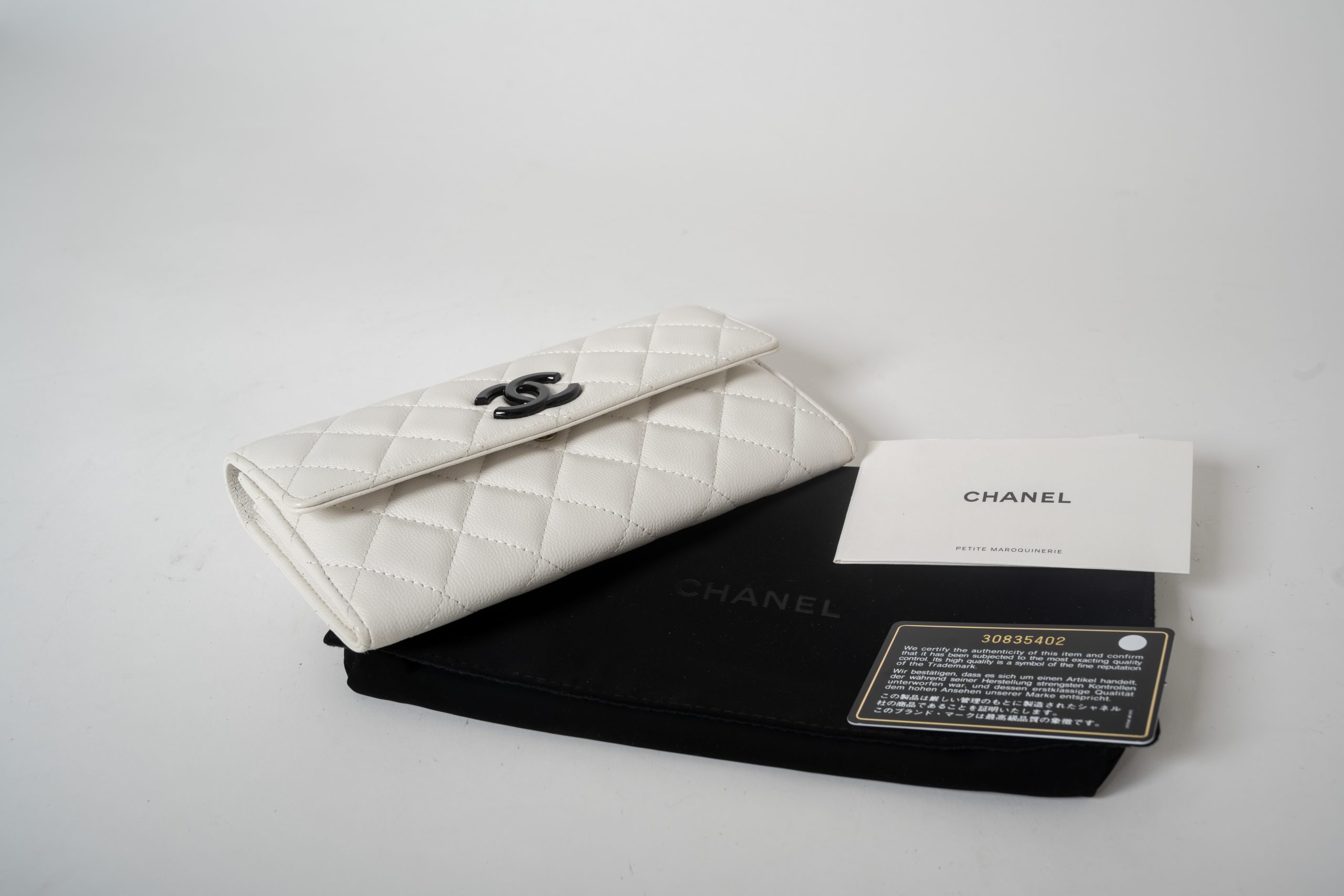 PRV-CHA-040-10 Chanel Long Bifold Wallet · White Caviar / Black CC - Imagen 6