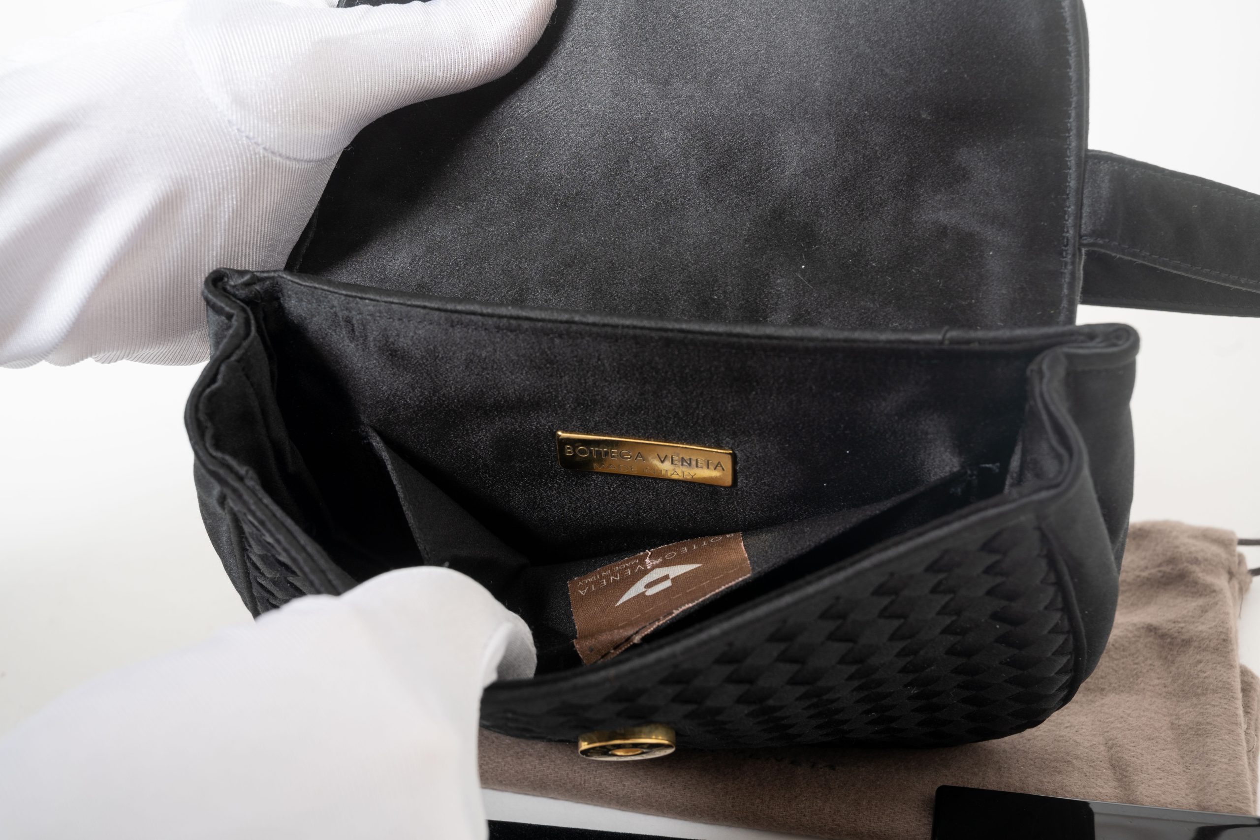 PRV-BV-043-04 Bottega Veneta Vintage Intrecciato Satin/Silk Evening Shoulder Bag · Black - Imagen 9