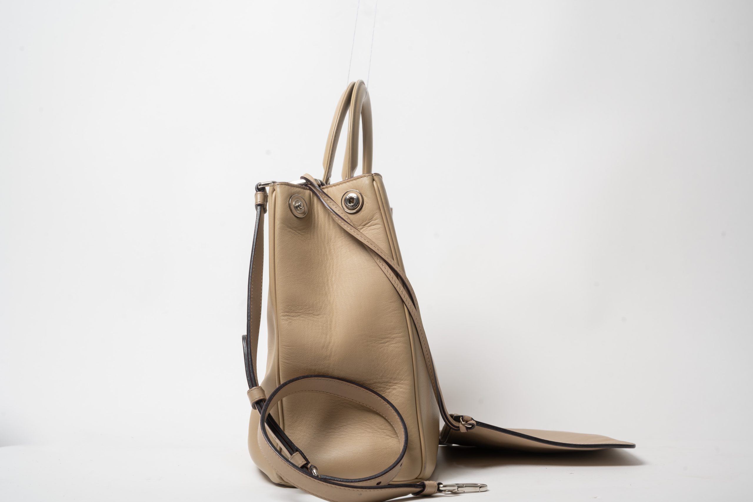 PRV-DIO-009-06 Dior Diorissimo Large · Taupe con interior fucsia - Imagen 4