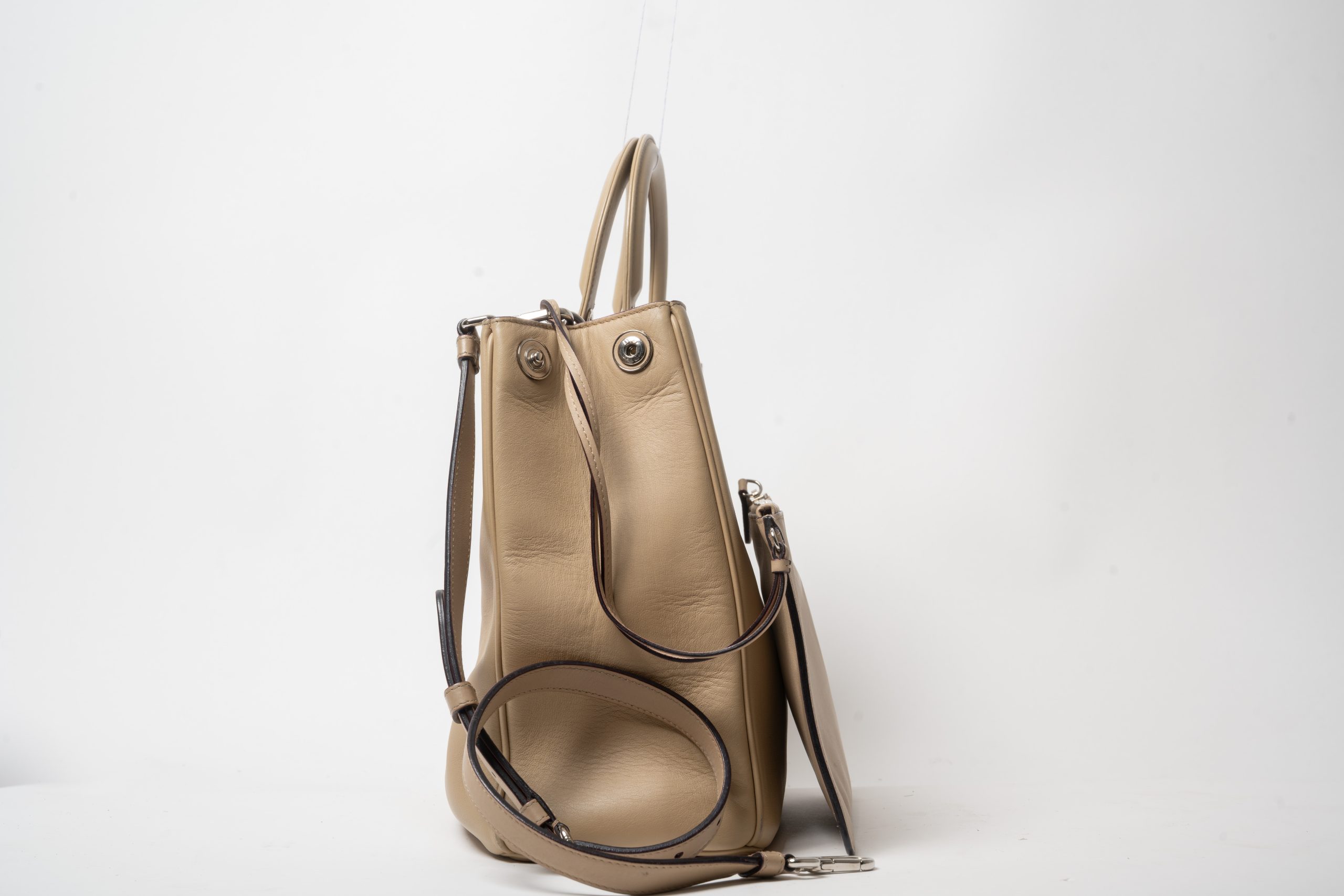 PRV-DIO-009-07 Dior Diorissimo Large · Taupe con interior fucsia - Imagen 5