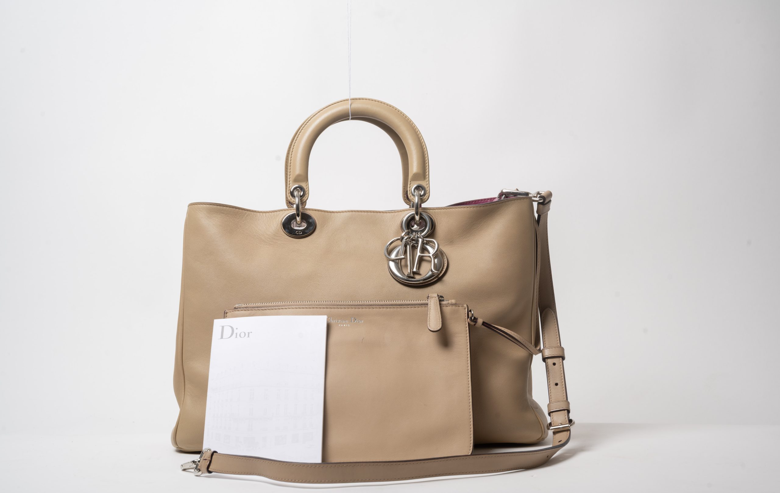 PRV-DIO-009-13 Dior Diorissimo Large · Taupe con interior fucsia - Imagen 11