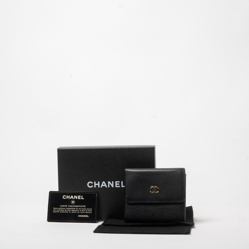 Chanel Vintage Compact Bifold Wallet · Black Caviar