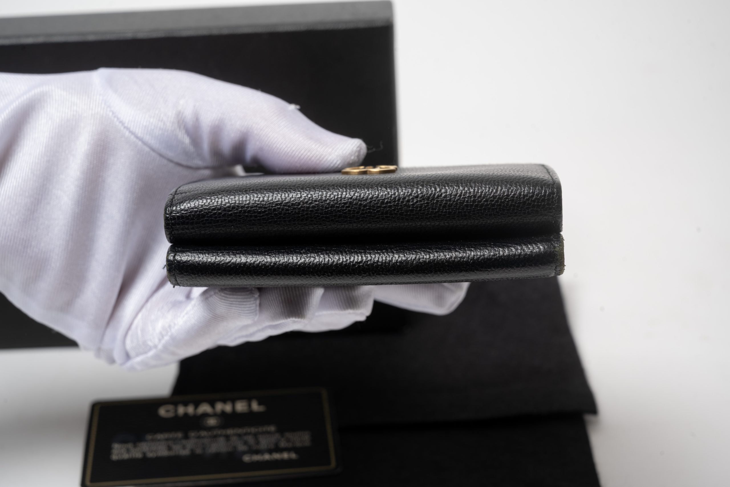 PRV-CHA-039-09 Chanel Vintage Compact Bifold Wallet · Black Caviar - Imagen 7