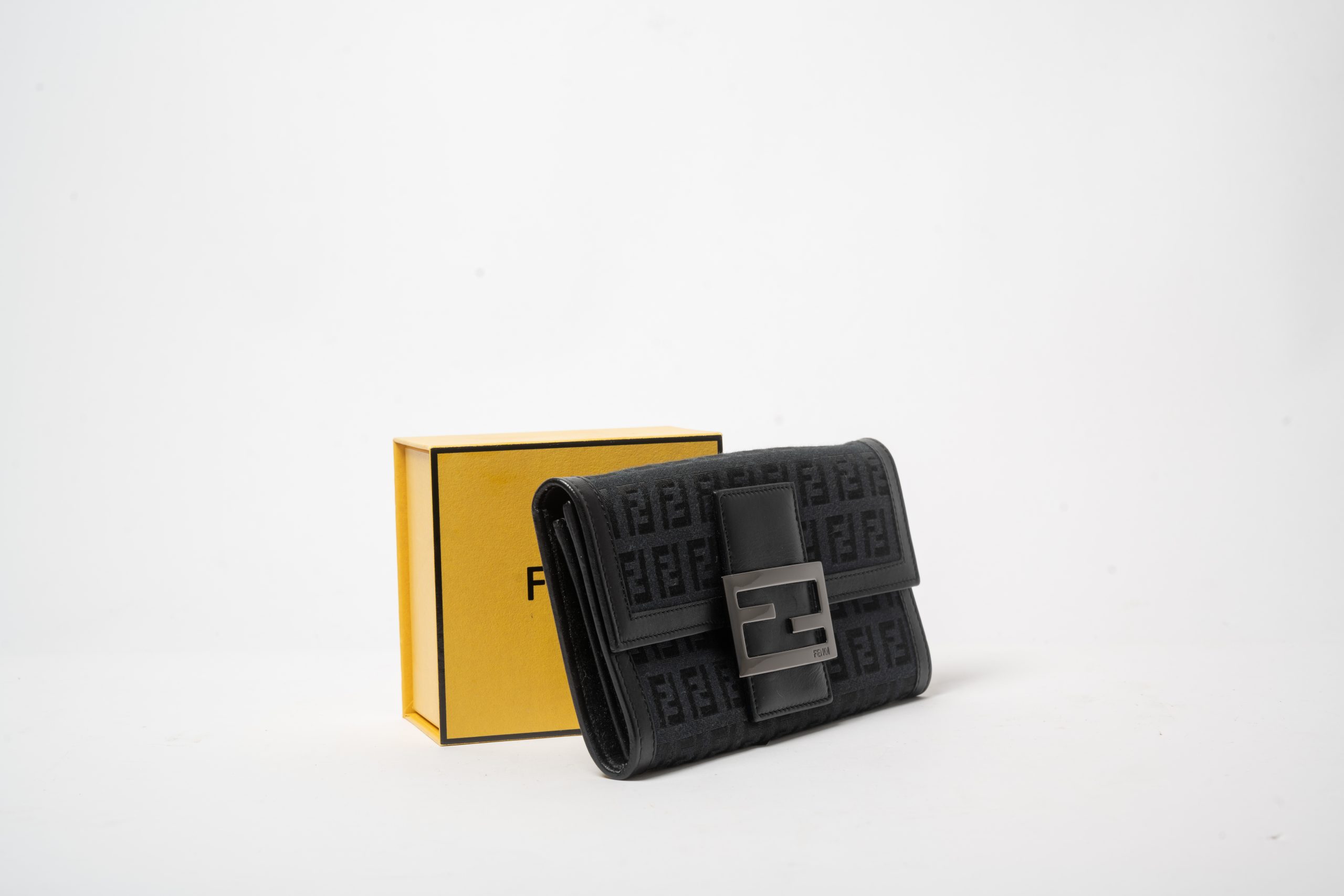 PRV-FEN-029-07 Fendi Vintage Zucca FF Long Bifold Wallet · Black