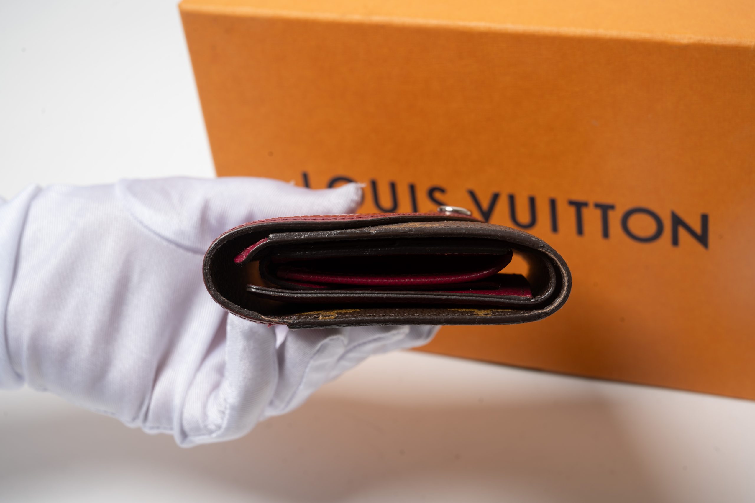 PRV-LV-018-08 Louis Vuitton Portefeuille Marie-Lou Compact · Monogram / Fuchsia Epi - Imagen 4