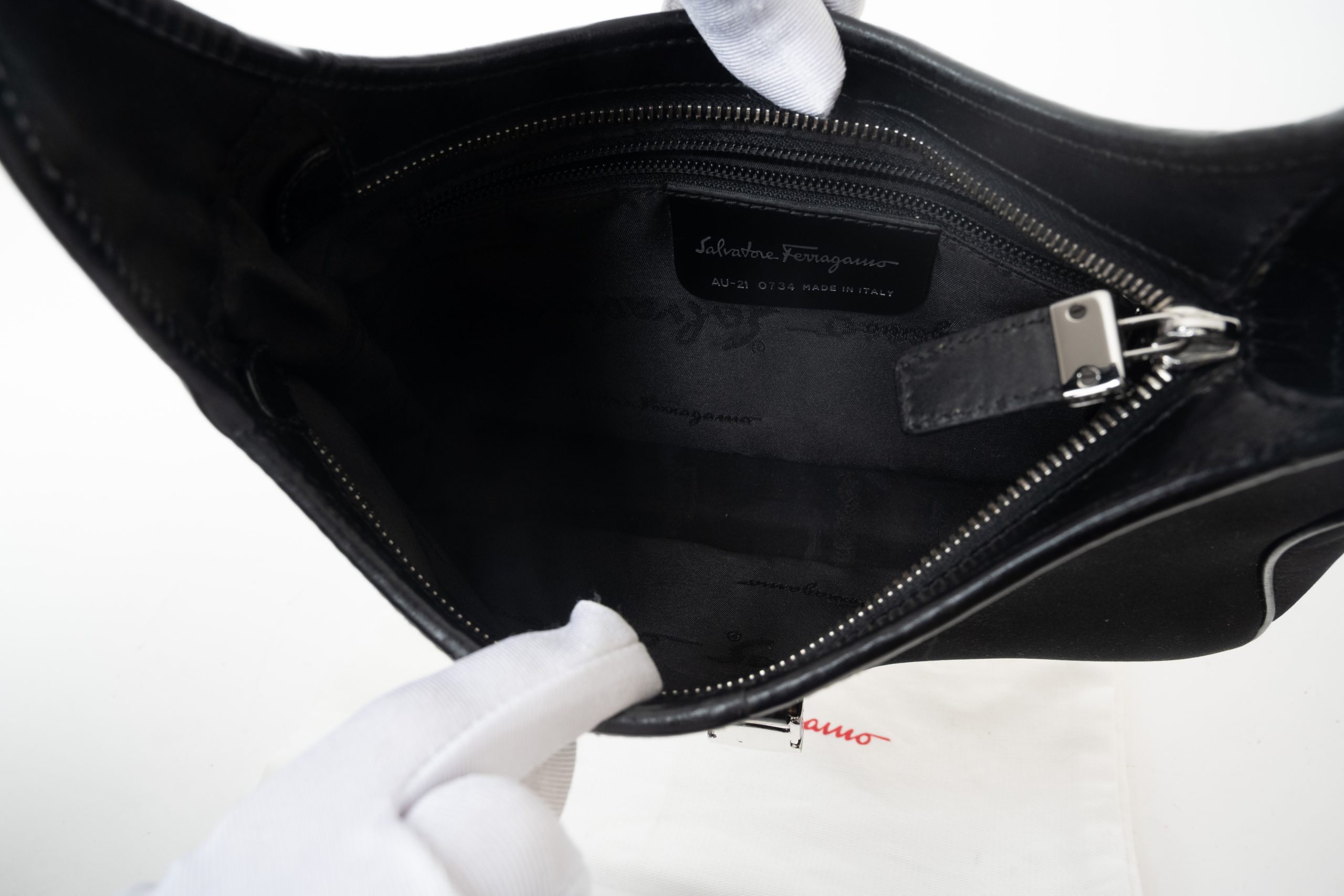 ferragamo vintage neoprene buckle hobo prevera 5 ferragamo vintage neoprene buckle hobo prevera 5